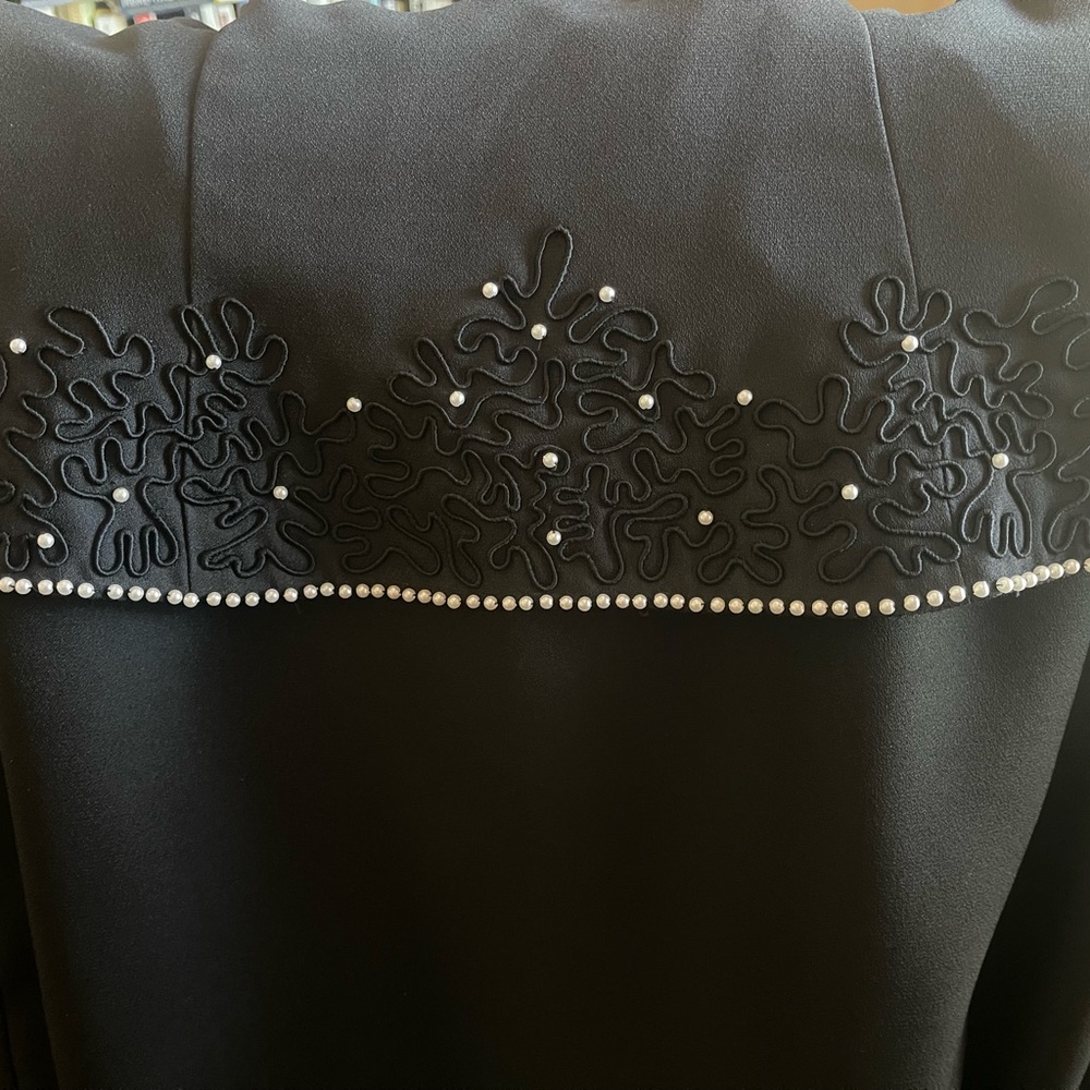 Elegant Black Maxi Dress - Picture 6 of 7